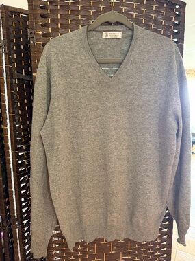 Brunello Cucinelli Light Grey V-Neck Cashmere Sweater